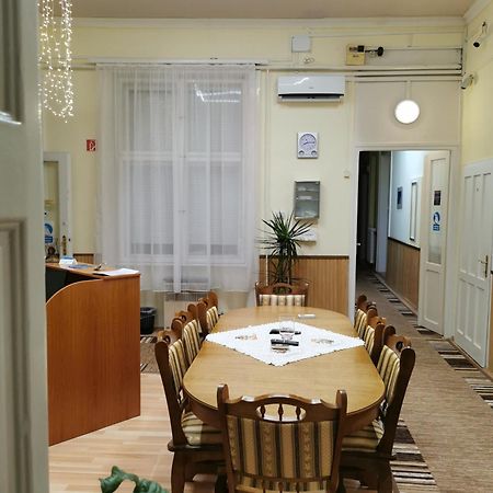 Baross-Hat 5 Сольнок Екстер'єр фото